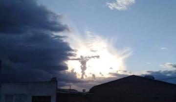 Imagen de Una imagen que sorprende: ¿Jesucristo en el cielo de Ayacucho?